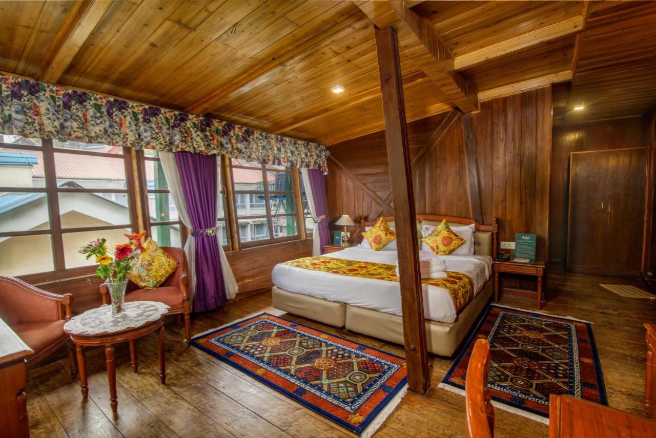 Muscatel Himalayan Resort - 400 Mts From Mall Road 다르질링 외부 사진