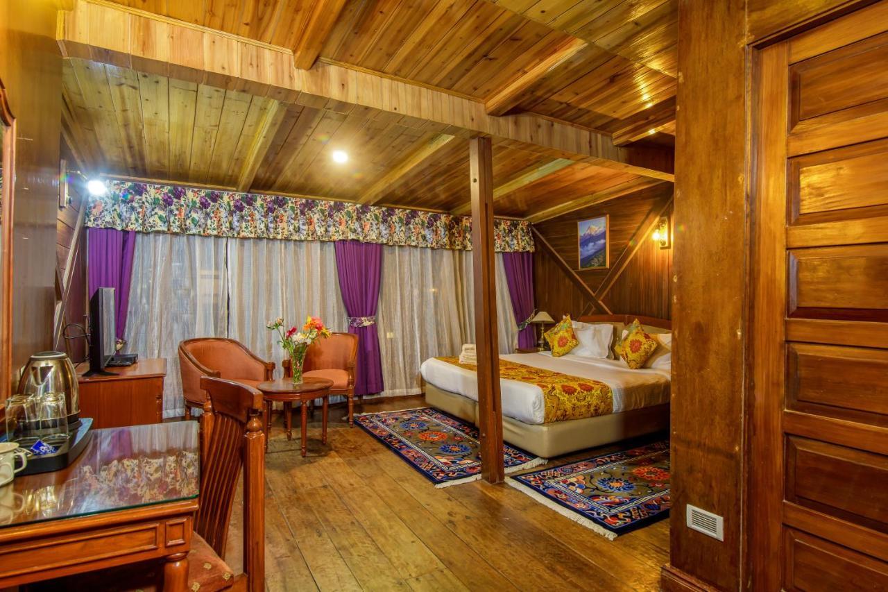 Muscatel Himalayan Resort - 400 Mts From Mall Road 다르질링 외부 사진